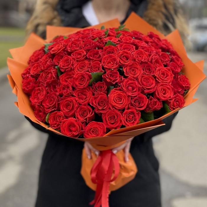 101 красная роза Эль Торо (El Toro Medium)