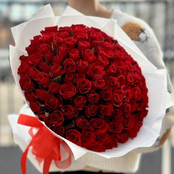 101 красная роза Калипсо