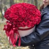 101 роза в шляпной коробке с бантом