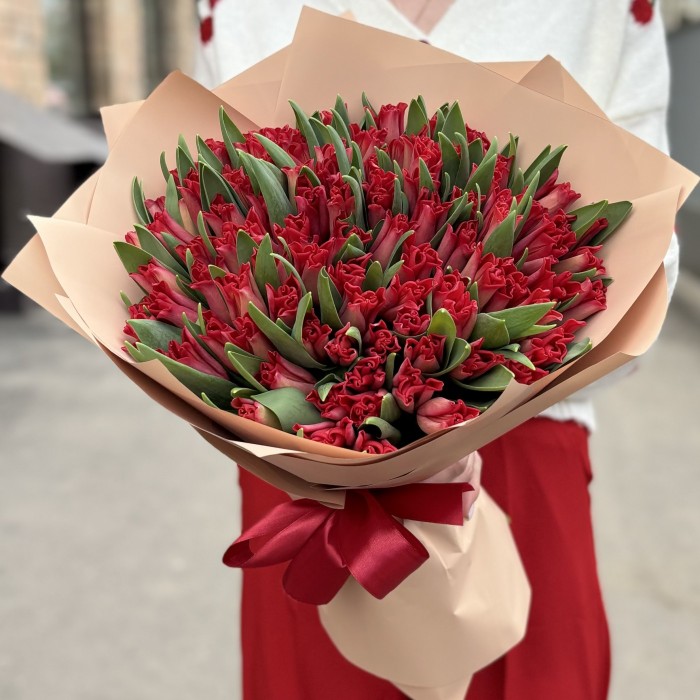 101 красный тюльпан Ред дресс