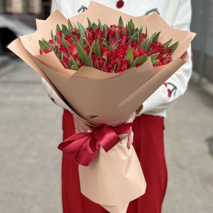 101 красный тюльпан Ред дресс
