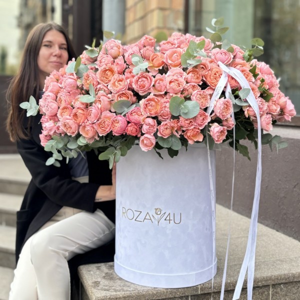 101 кустовая пионовидная роза Джульетта в бархатной коробке