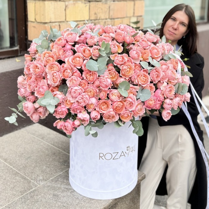 101 кустовая пионовидная роза Джульетта в бархатной коробке