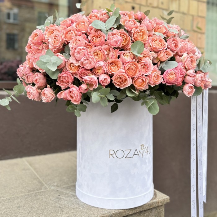 101 кустовая пионовидная роза Джульетта в бархатной коробке