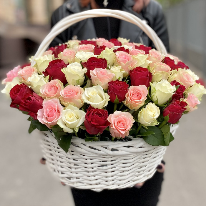 101 нежная роза в корзине