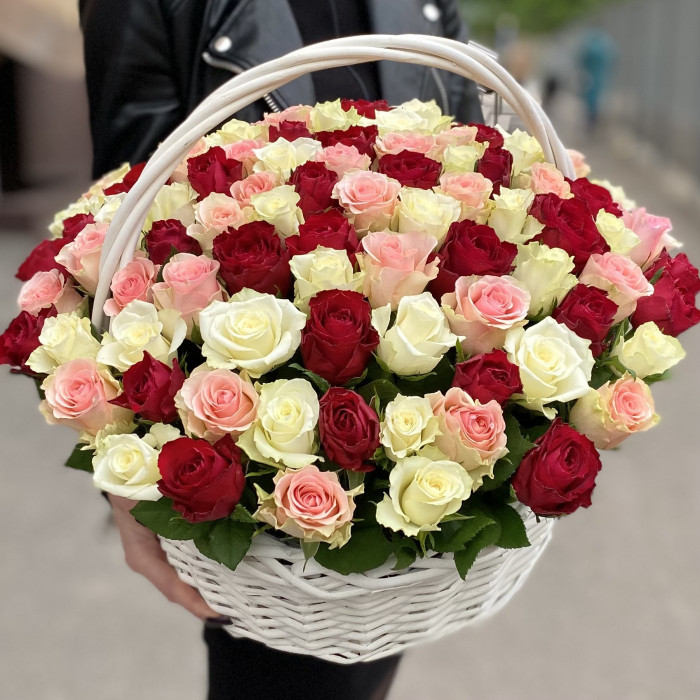 101 нежная роза в корзине
