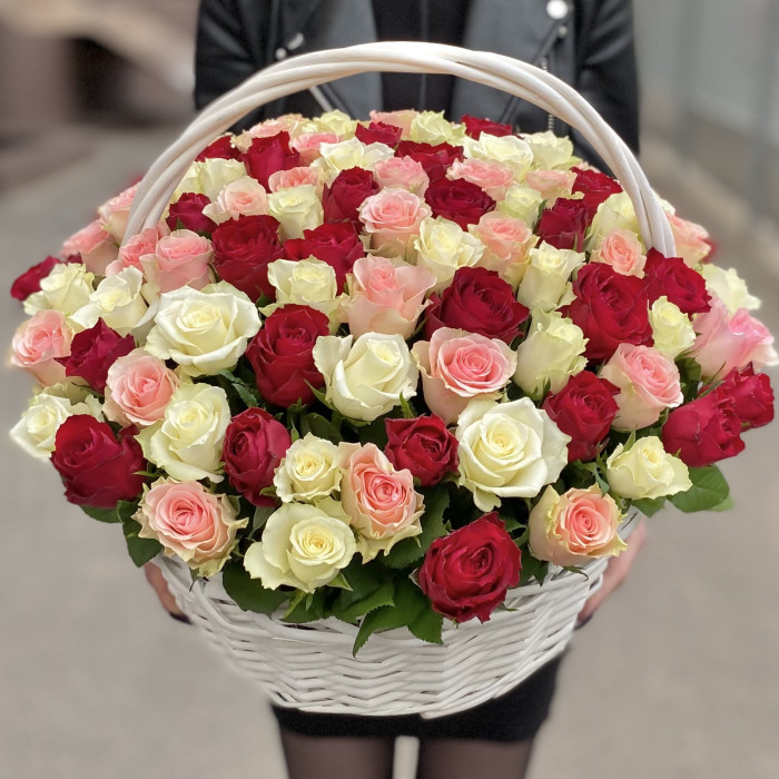 101 нежная роза в корзине