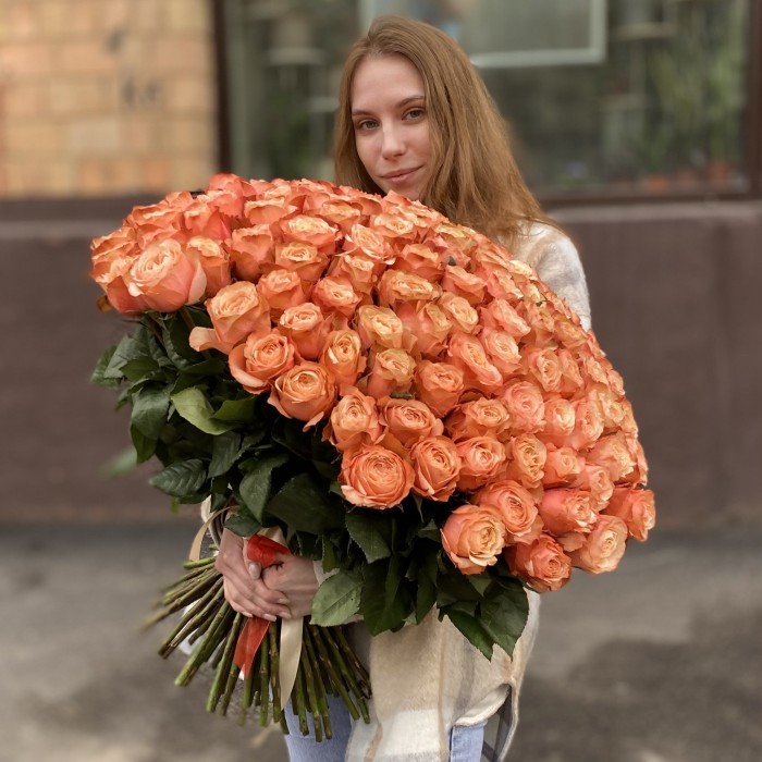 101 пионовидная роза Кахала 60 см