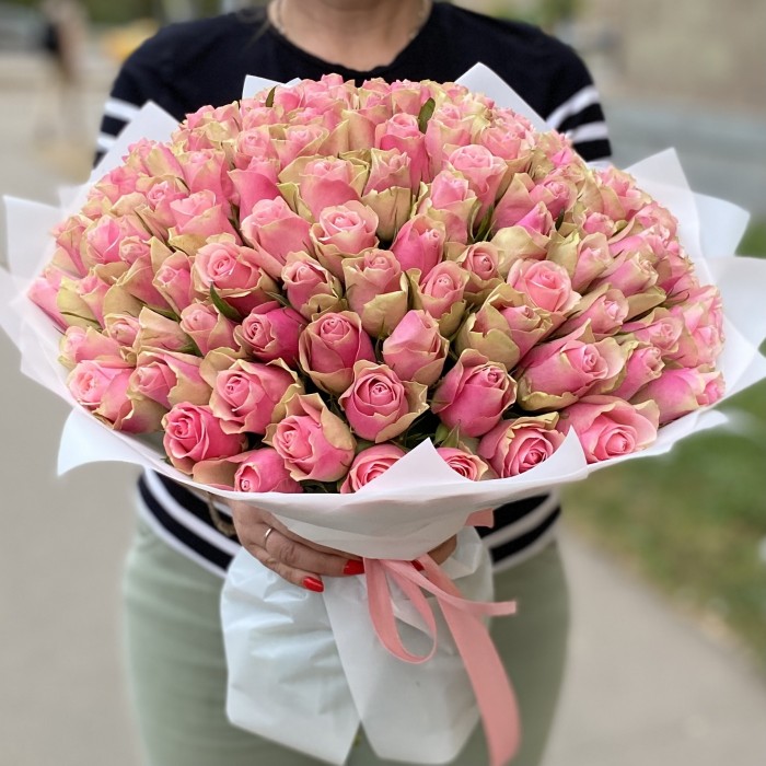 101 розово-зеленая роза Бел-роз