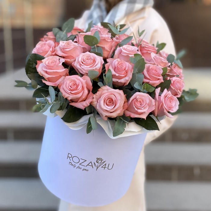 25 роз Би Свит в коробке