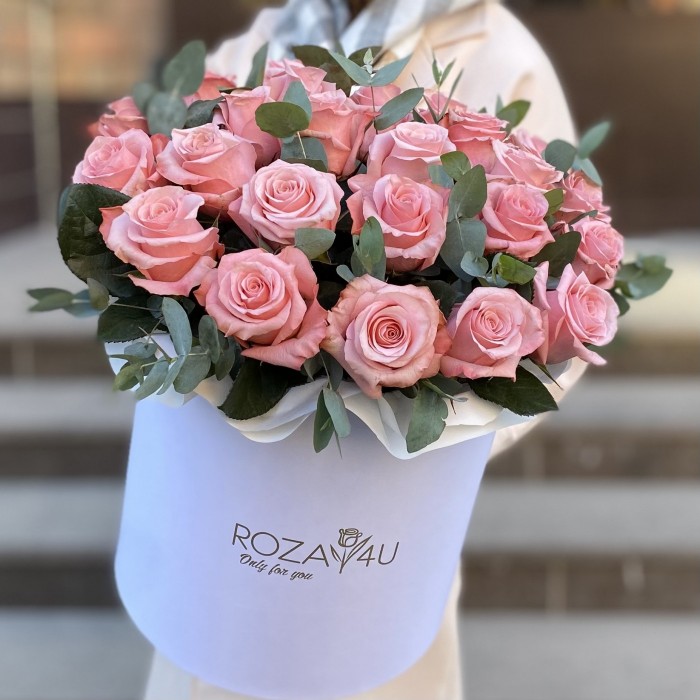 25 роз Би Свит в коробке