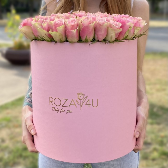 101 розово-зеленая роза бел-роз в шляпной коробке