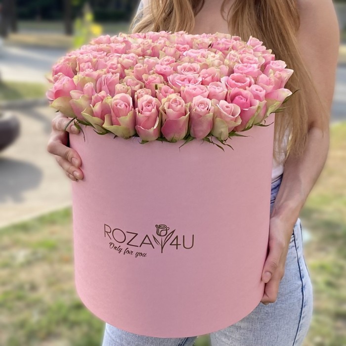 101 розово-зеленая роза бел-роз в шляпной коробке