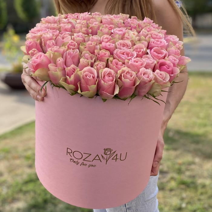 101 розово-зеленая роза бел-роз в шляпной коробке