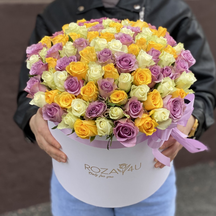 101 роза Летний микс в шляпной коробке