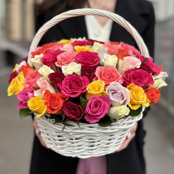 101 роза в корзине MIX