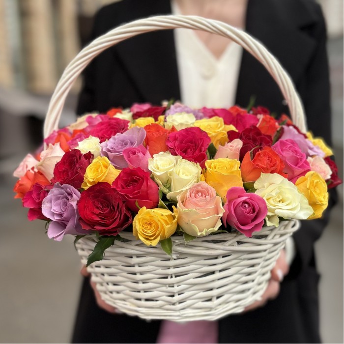 101 роза в корзине MIX