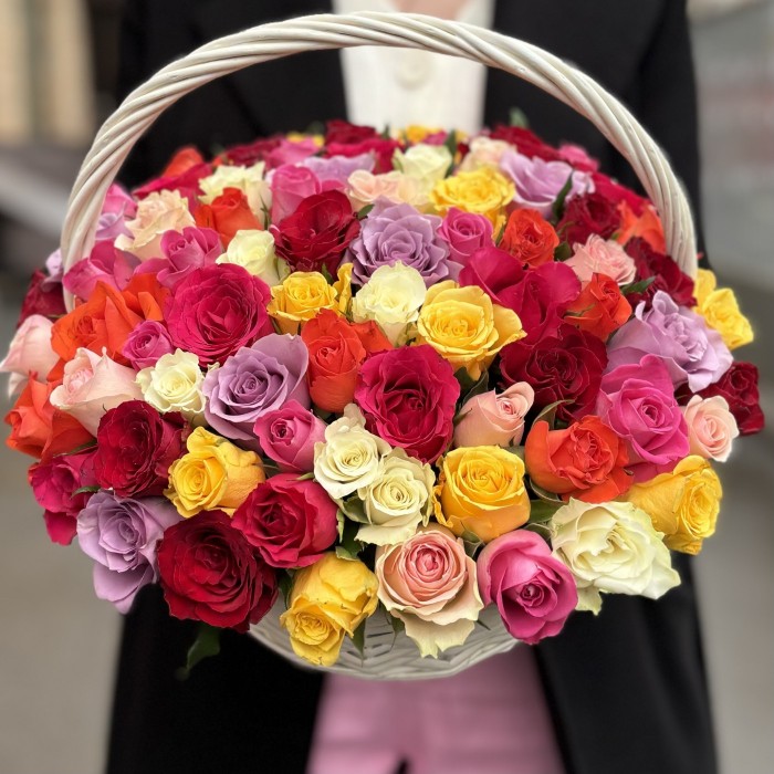 101 роза в корзине MIX