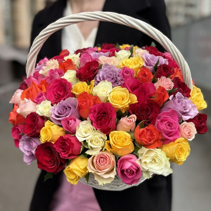 101 роза в корзине MIX
