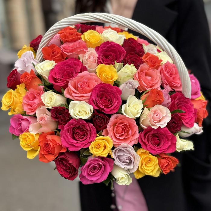101 роза в корзине MIX