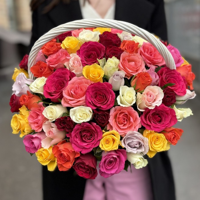 101 роза в корзине MIX