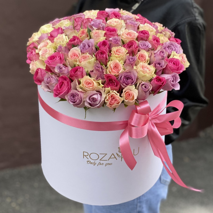 101 роза Розовый микс в шляпной коробке