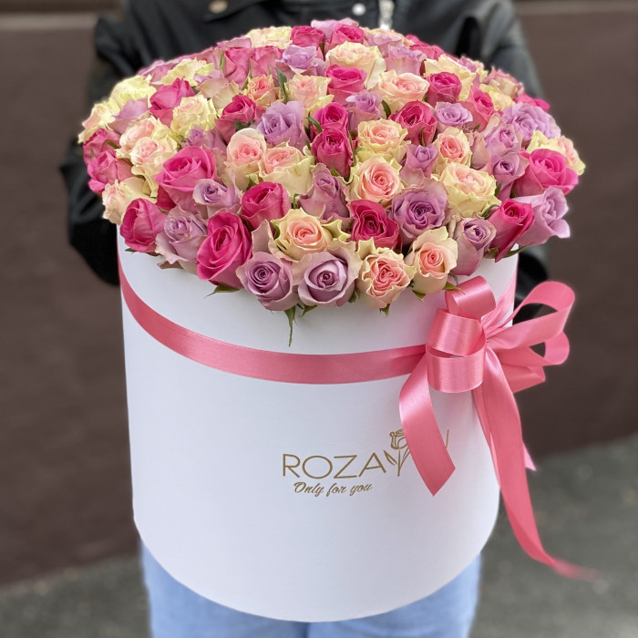 101 роза Розовый микс в шляпной коробке