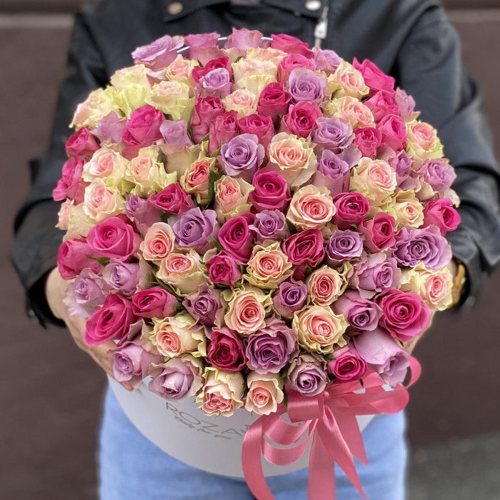 101 роза Розовый микс в шляпной коробке