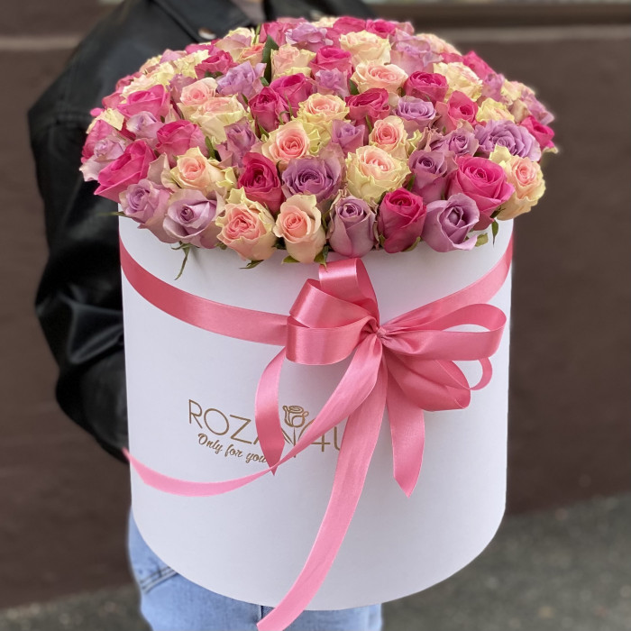 101 роза Розовый микс в шляпной коробке