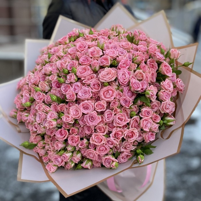 101 розовая кустовая роза Одилия 40 см