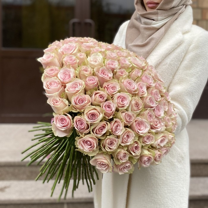 101 розовая роза Пинк Атена 50 см