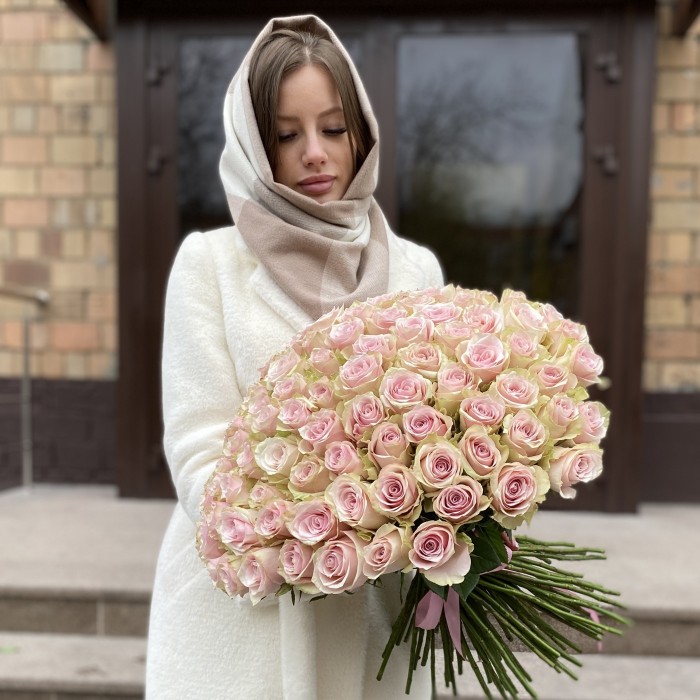 101 розовая роза Пинк Атена 50 см