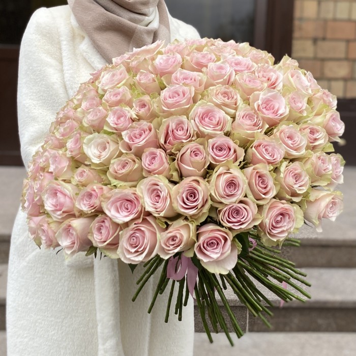 101 розовая роза Пинк Атена 50 см