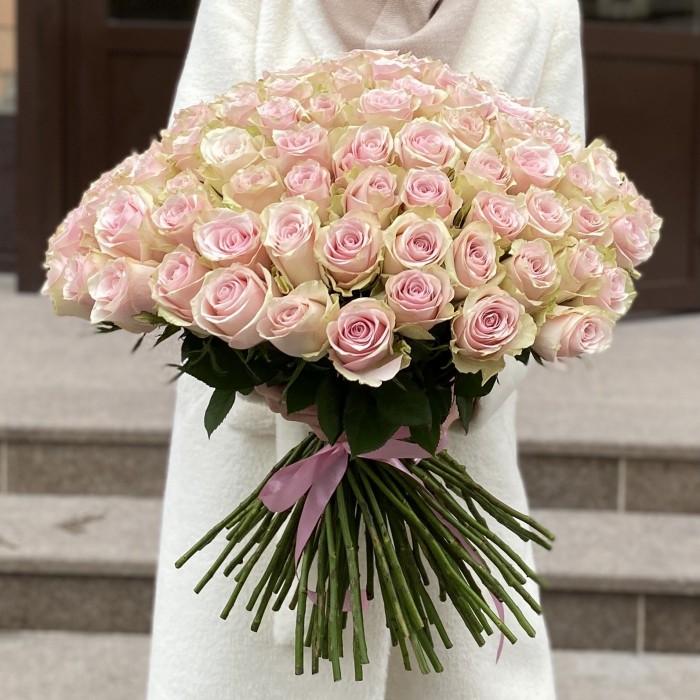 101 розовая роза Пинк Атена 50 см