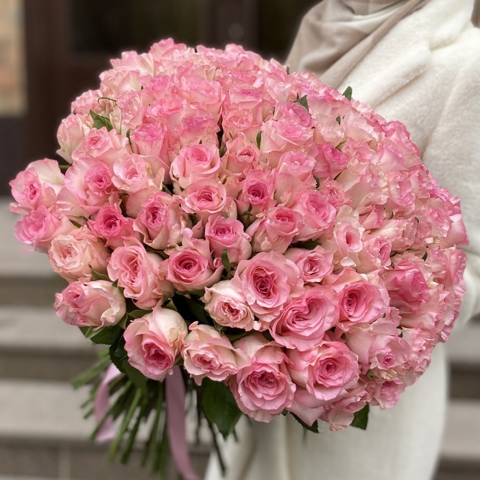 101 розовая роза Булевард 50 см