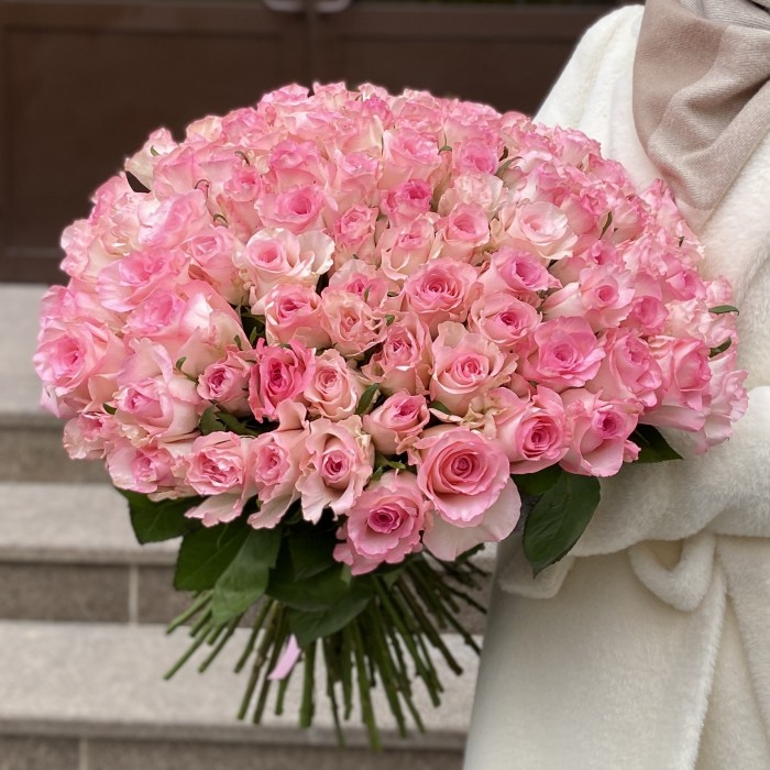 101 розовая роза Булевард 50 см