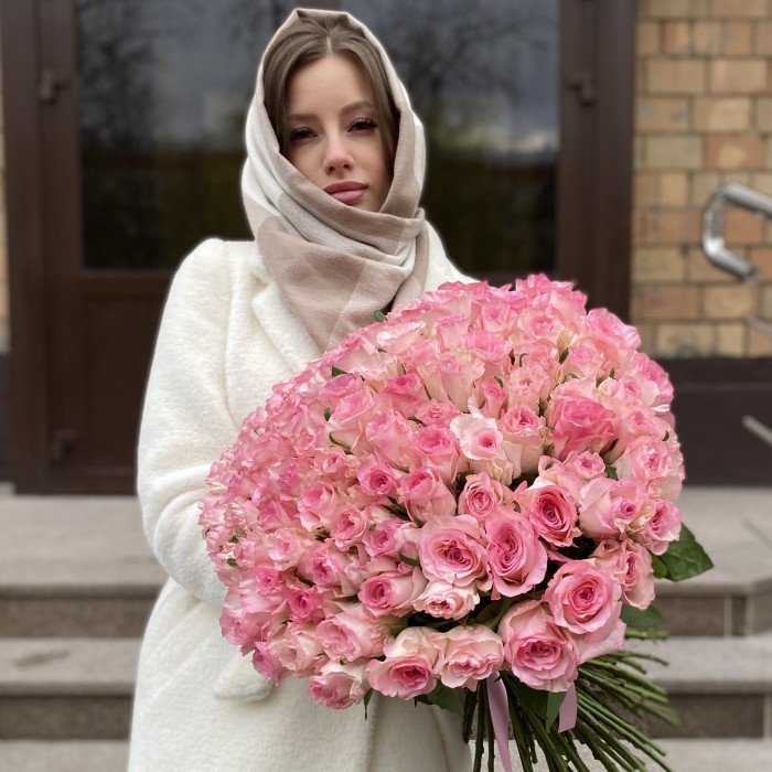 101 розовая роза Булевард 50 см