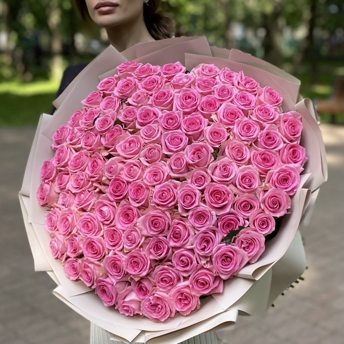 101 розовая роза Ревиваль 60 см