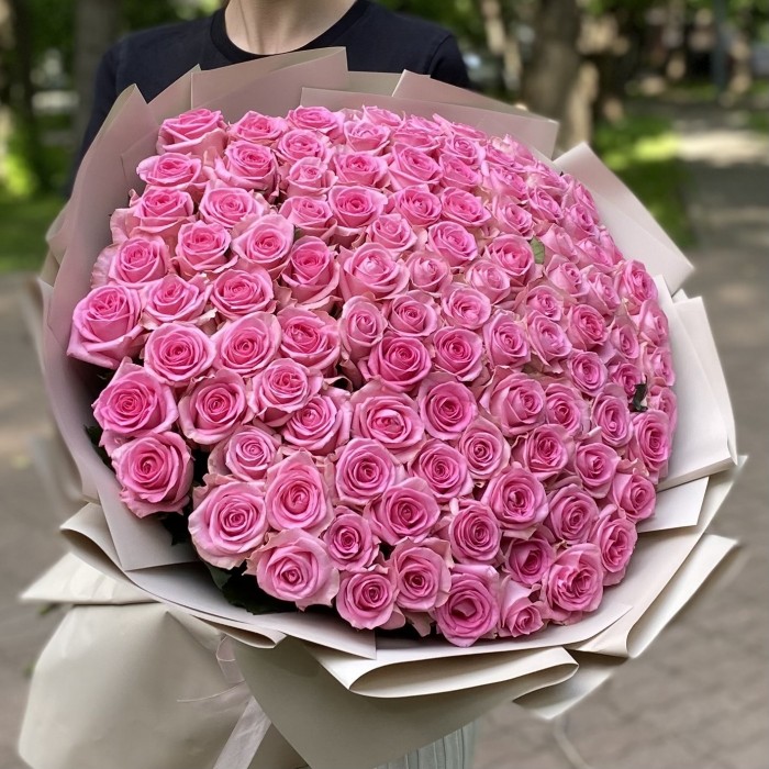 101 розовая роза Ревиваль 60 см