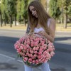 101 розово-зеленая роза бел-роз в корзине