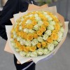 Авторский букет из 101 желтой и белой розы