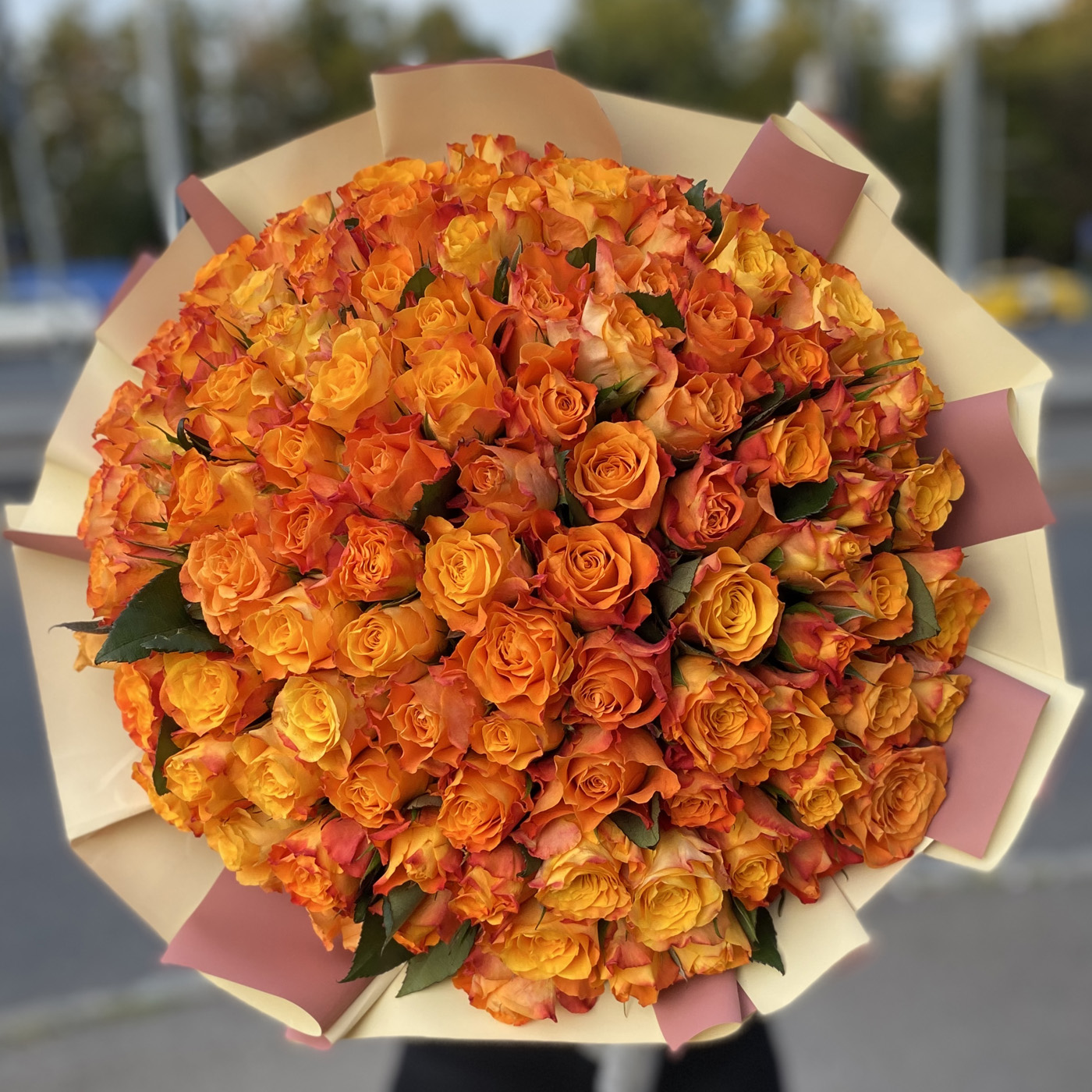 Букет из 101 оранжевой розы на 14 февраля