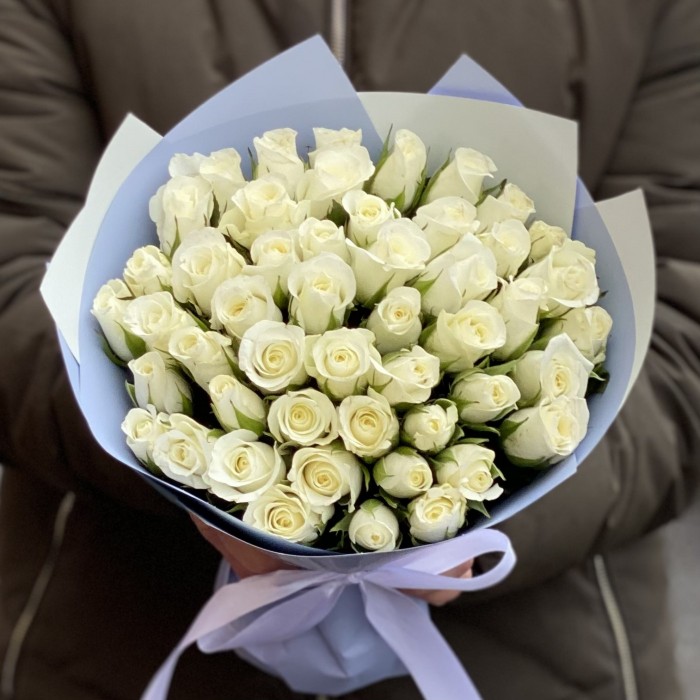 51 короткая белая роза 30 см