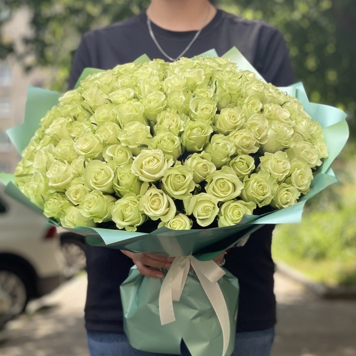 101 зеленая роза Ноель 40 см