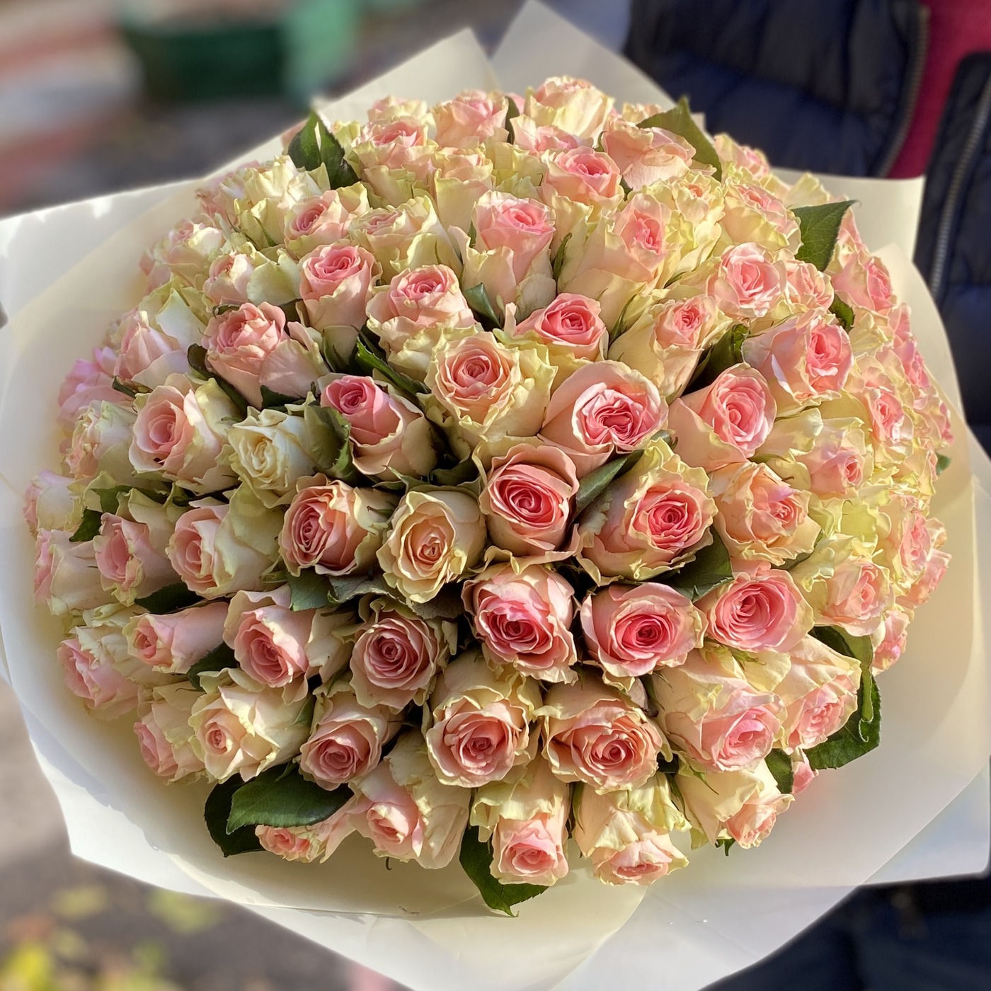 Роскошный букет с нежно-розовыми розами на День Восьмого Марта