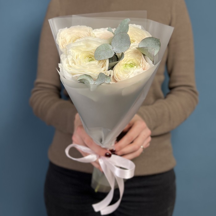 5 ранункулюсов Ханой с эвкалиптом