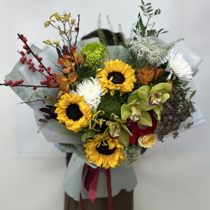 Букет дня с розами Цветочный дождь