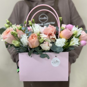 Букет дня в коробке Символ Любви