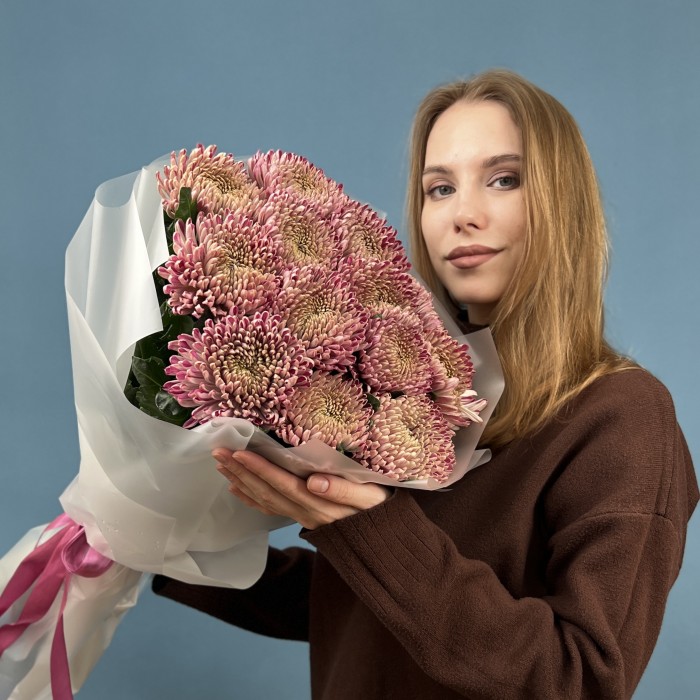 15 сиреневых хризантем Кутюр