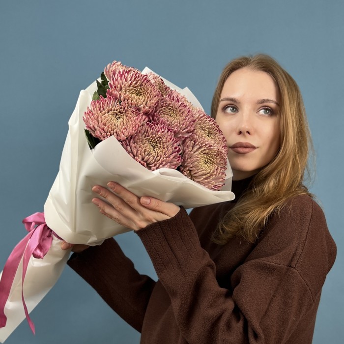 9 сиреневых хризантем Кутюр